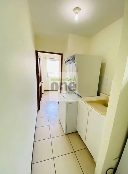 Apartamento de 2 dormitorios en zona 10, excelente ubicación — Apartamento en Alquiler en Zona 10, Guatemala, Ciudad — foto 12 de 13