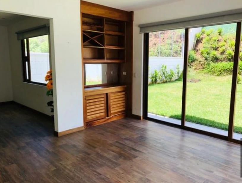 KM 12 CES Casa en Alquiler de 4 Dormitorios Altos del Valle — Casa en Alquiler en Carretera a El Salvador, Guatemala, Ciudad — foto 1 de 8