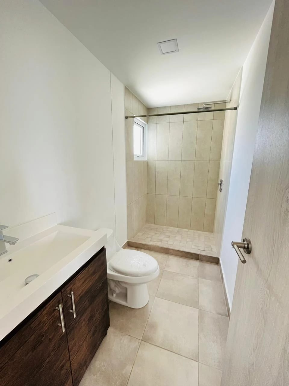 Lindo apartamento de 3 dormitorios en zona 12 — Apartamento en Alquiler en Zona 12, Guatemala, Ciudad — foto 3 de 15
