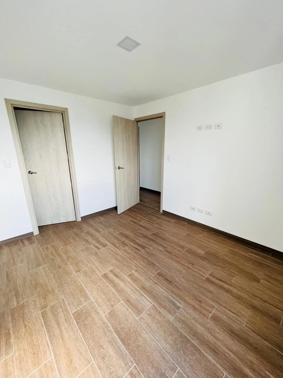 Lindo apartamento de 3 dormitorios en zona 12 — Apartamento en Alquiler en Zona 12, Guatemala, Ciudad — foto 6 de 15