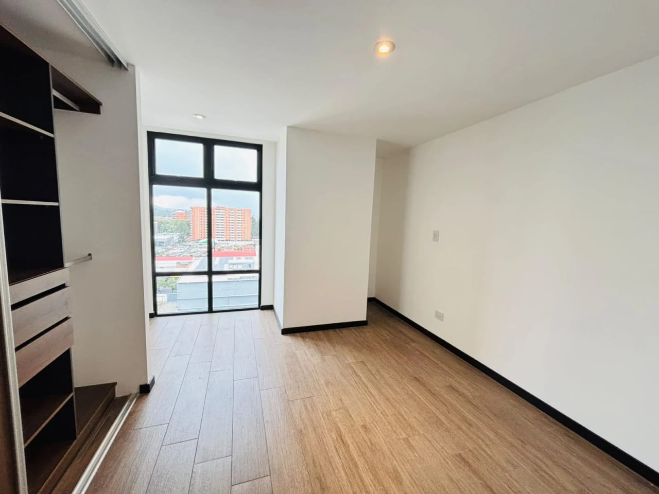 Apartamento en Venta en IQ10 Zona 10 — Apartamento en Venta en Zona 10, Guatemala, Ciudad — foto 8 de 11