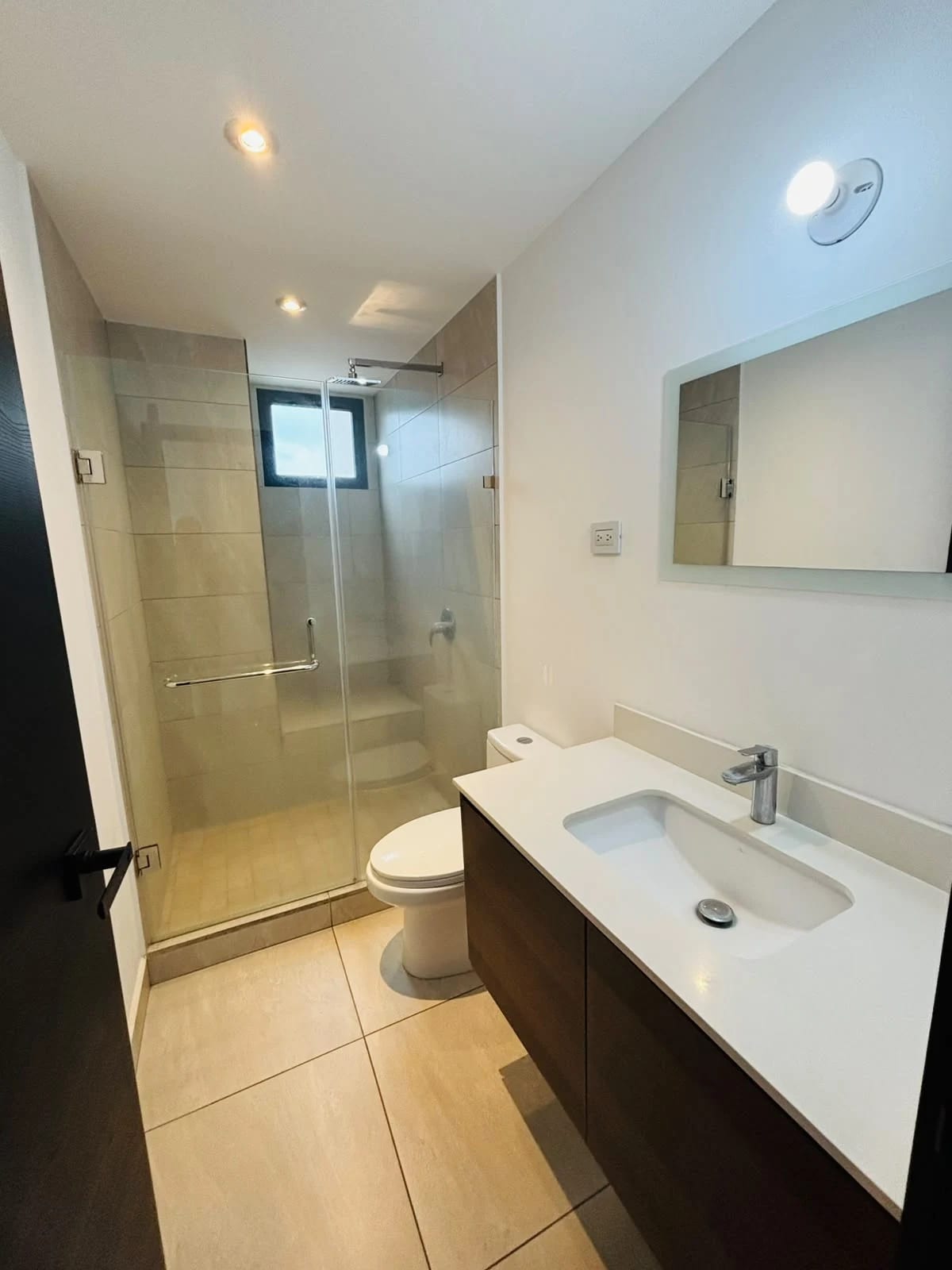Apartamento de 81 mts. en venta en zona 10 — Apartamento en Venta en Zona 10, Guatemala, Ciudad — foto 5 de 11