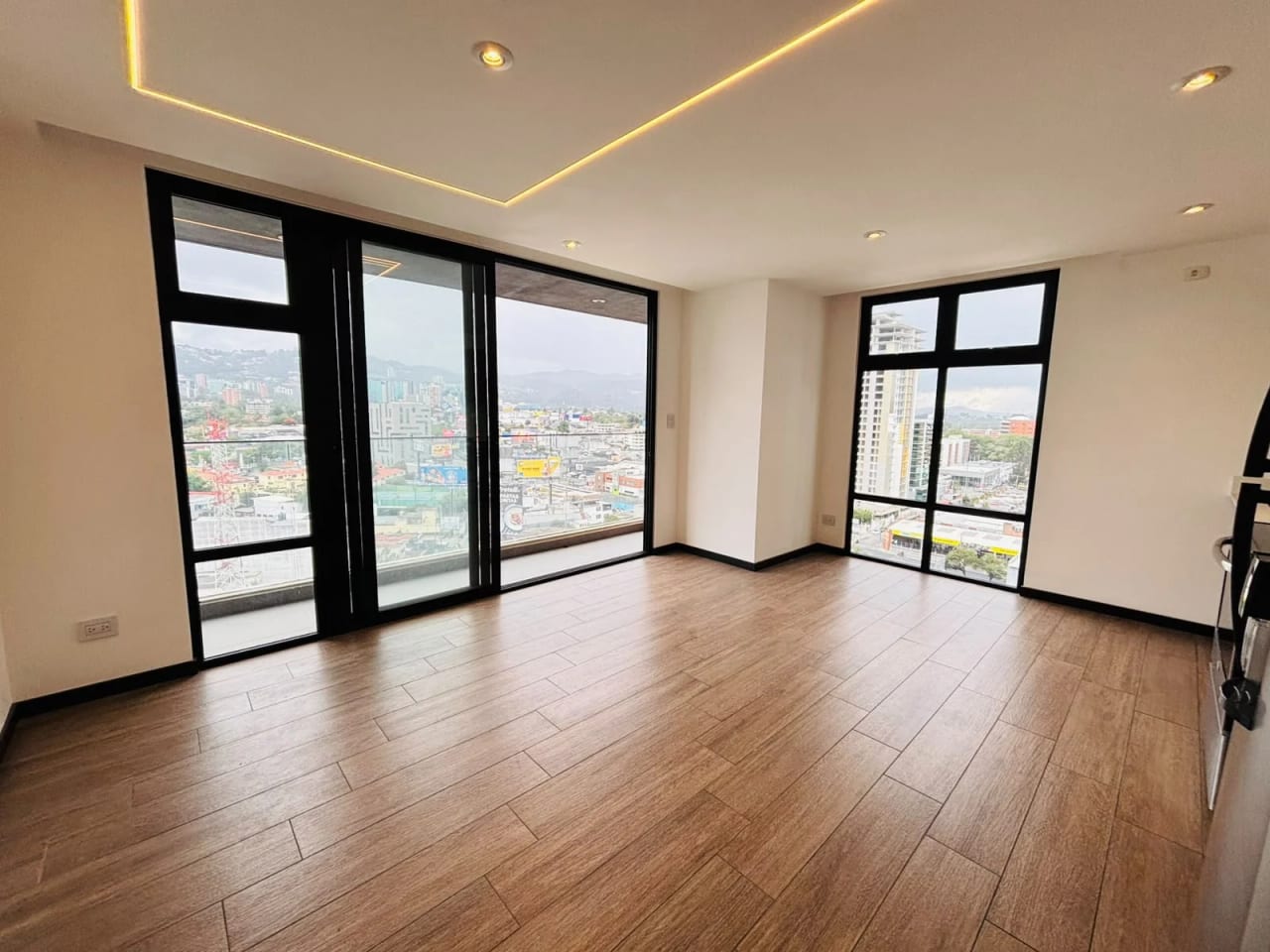 Lindo apartamento en venta en zona 10 — Apartamento en Venta en Zona 10, Guatemala, Ciudad — foto 3 de 11