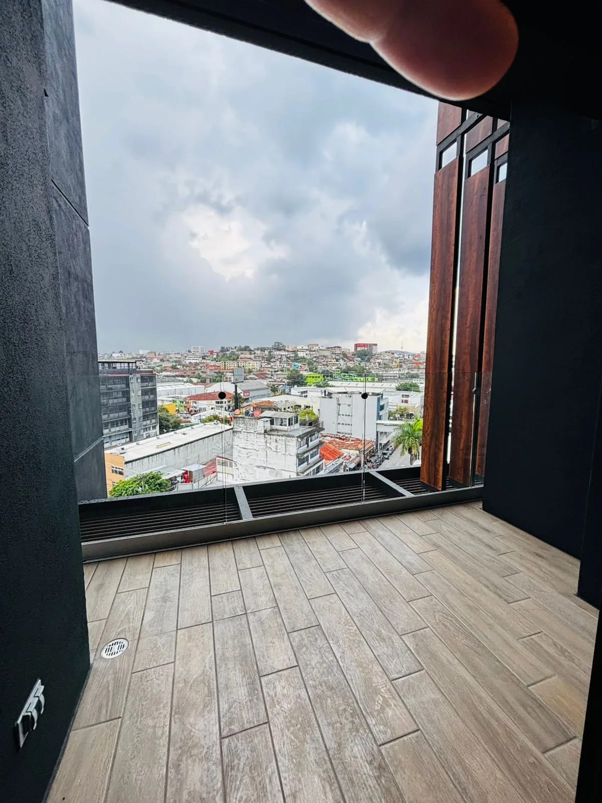 Apartamento en alquiler en zona 4, frente a 4 grados Norte — Apartamento en Alquiler en Zona 4, Guatemala, Ciudad — foto 7 de 14