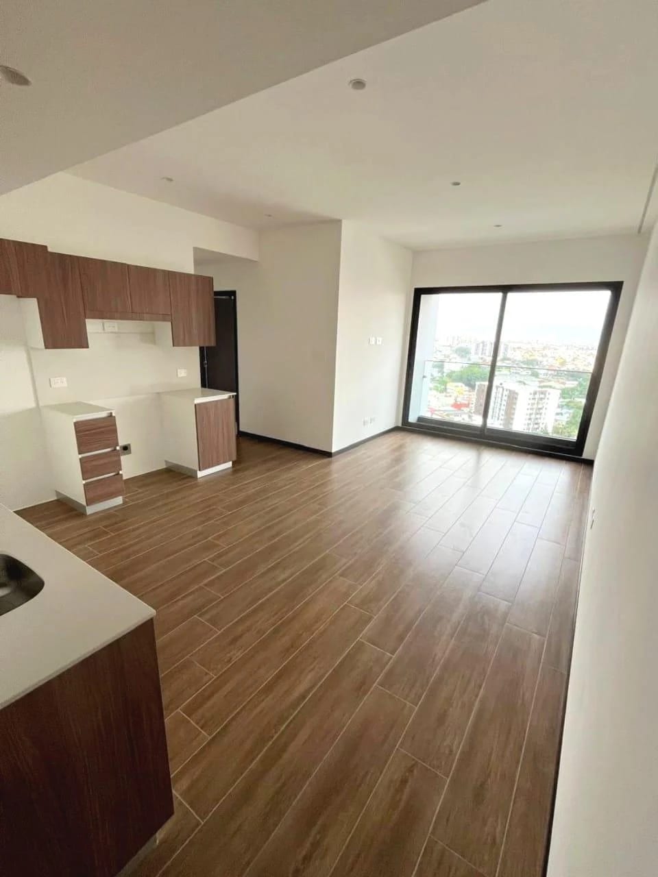 Apartamento en Alquiler - Nivel Alto - Edificio Marabi Mariscal Zona 11 — Apartamento en Alquiler en Zona 11, Guatemala, Ciudad — foto 2 de 17