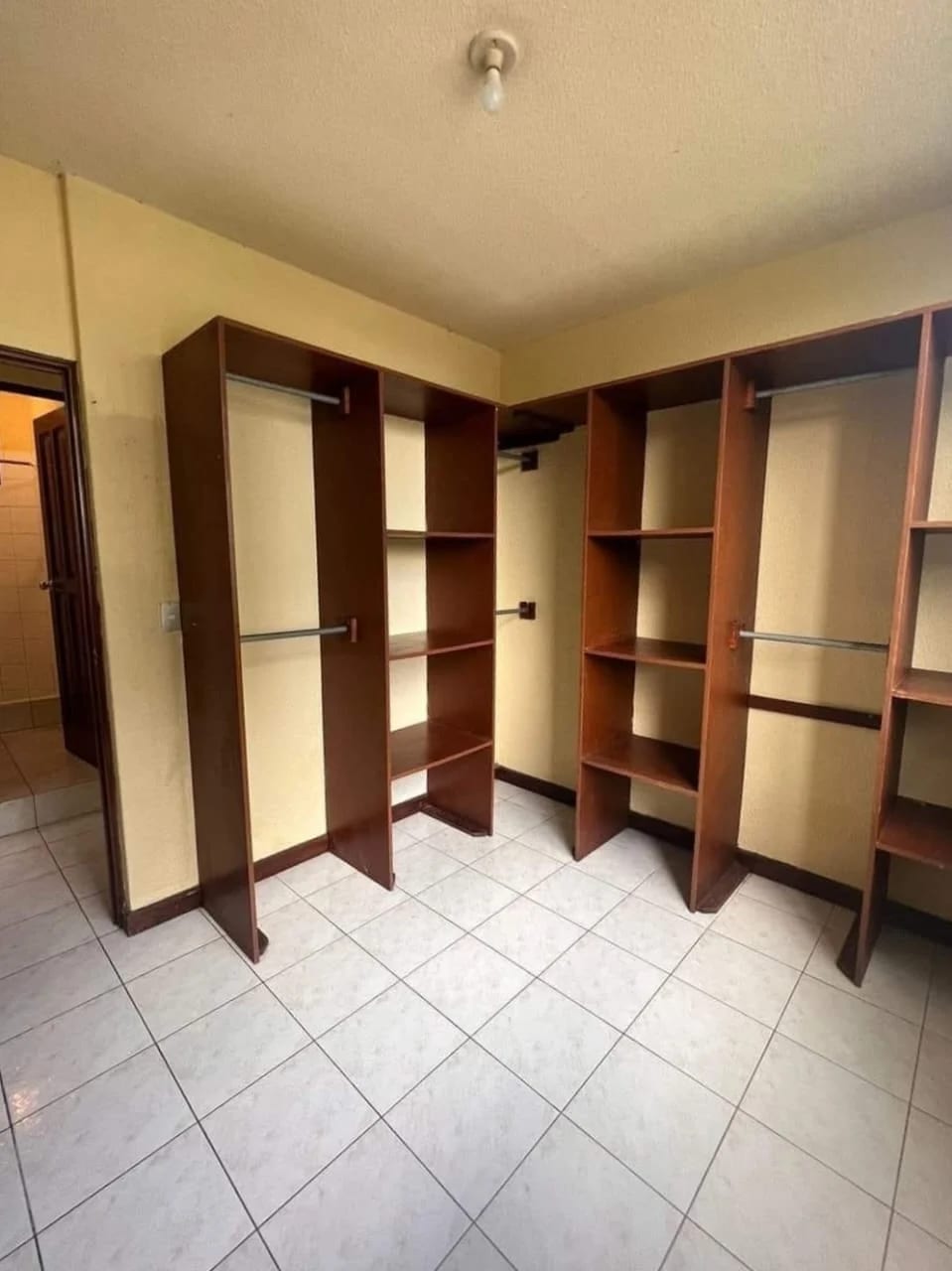 Apartamento en Alquiler Condominio Valles de Acatán Zona 16 — Apartamento en Alquiler en Zona 16, Guatemala, Ciudad — foto 6 de 7