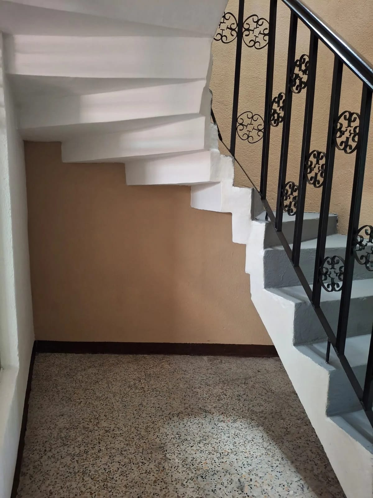 Apartamento de 2 Niveles - Fuera de Garita - Kaminal Juyú I Zona 7 — Apartamento en Alquiler en Zona 7, Guatemala, Ciudad — foto 13 de 14