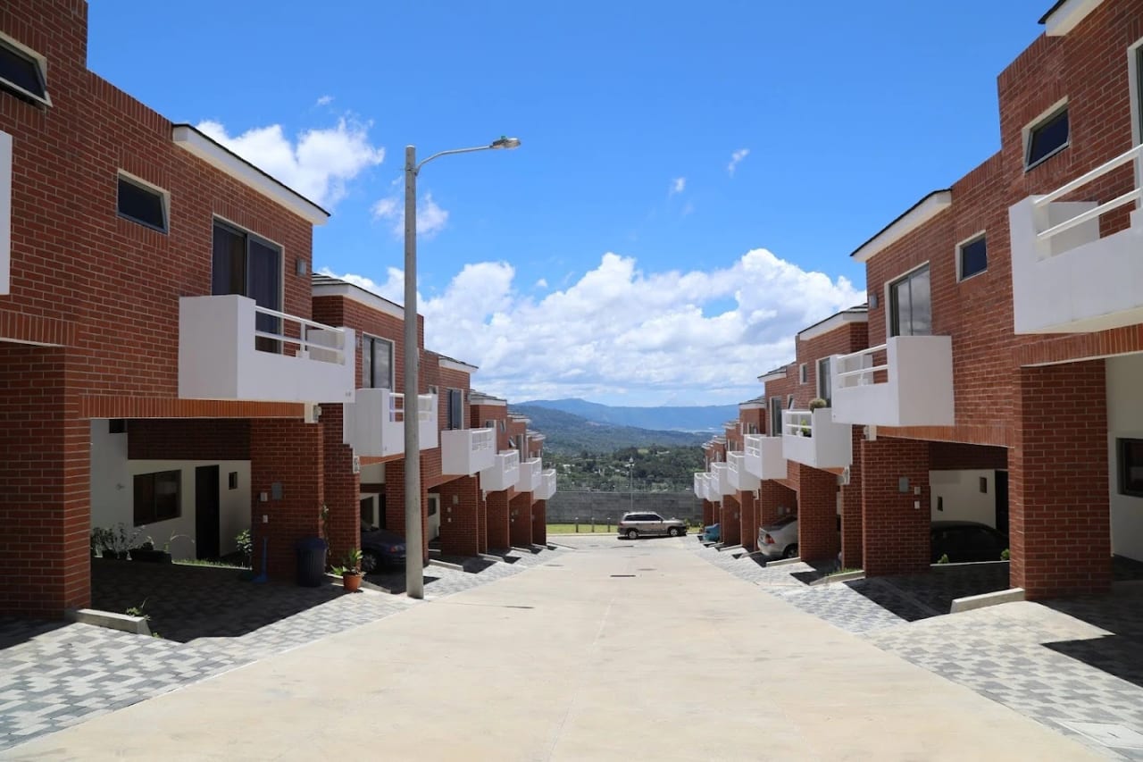 Casa en Venta / Alquiler Condominio Tanta Premier Santa Catarina Pinul — Casa en Venta en Santa Catarina Pinula, Guatemala, Ciudad — foto 10 de 14