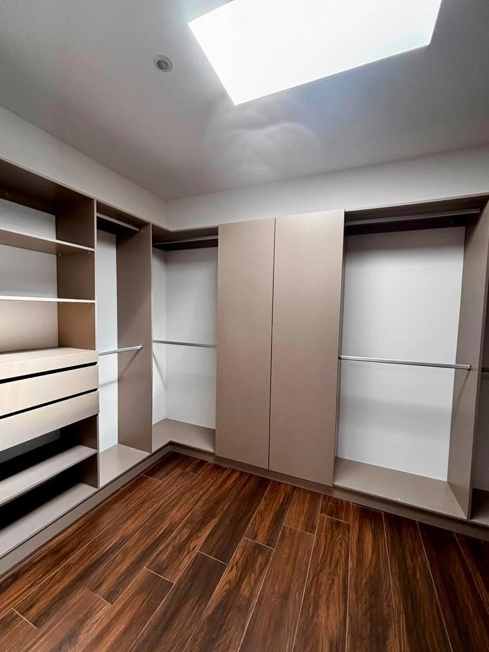 Casa en Alquiler o Venta en Exclusivo Conominio Molié Zona 10 — Casa en Venta en Zona 10, Guatemala, Ciudad — foto 10 de 17
