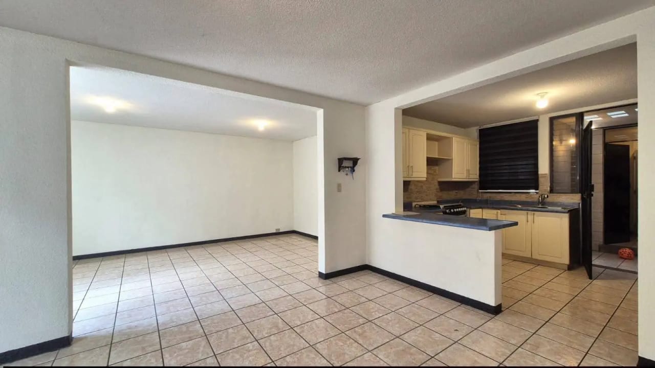 Casa en Venta Condominio Villas Magnolia Zona 7 Mixco — Casa en Venta en Zona 7 Mixco, Guatemala, Ciudad — foto 2 de 14