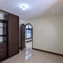 Casa Remodelada en Venta - Fuera de Garita - Nueva Montserrat Zona 4 M — Casa en Venta en Zona 4 Mixco, Guatemala, Ciudad — foto 4 de 9