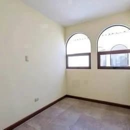 Casa Remodelada en Venta - Fuera de Garita - Nueva Montserrat Zona 4 M — Casa en Venta en Zona 4 Mixco, Guatemala, Ciudad — foto 5 de 9