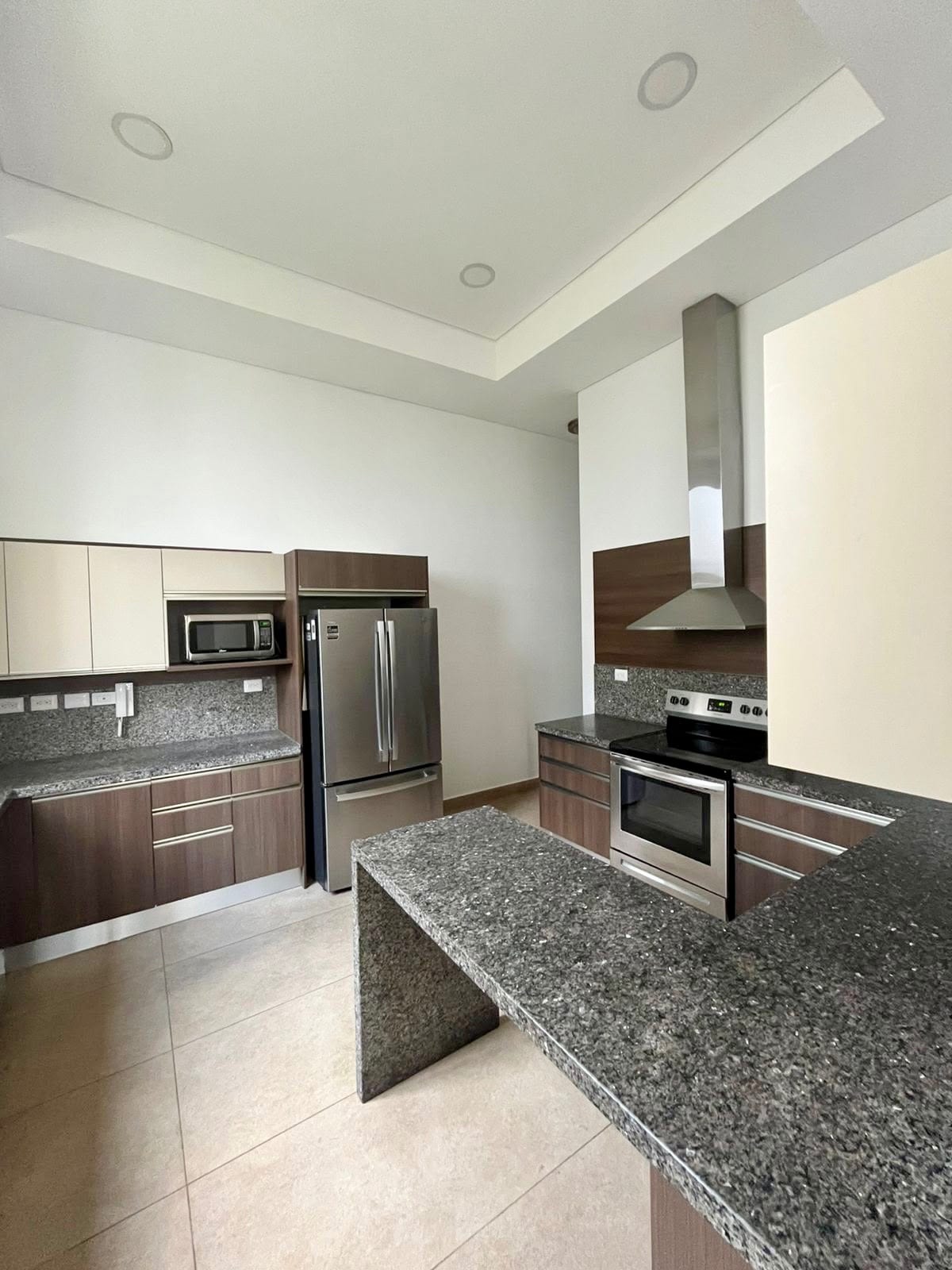 Hermosa y Amplia Casa Dentro de Condominio en Cayalá, Zona 16 — Casa en Alquiler en Zona 16, Guatemala, Ciudad — foto 3 de 6