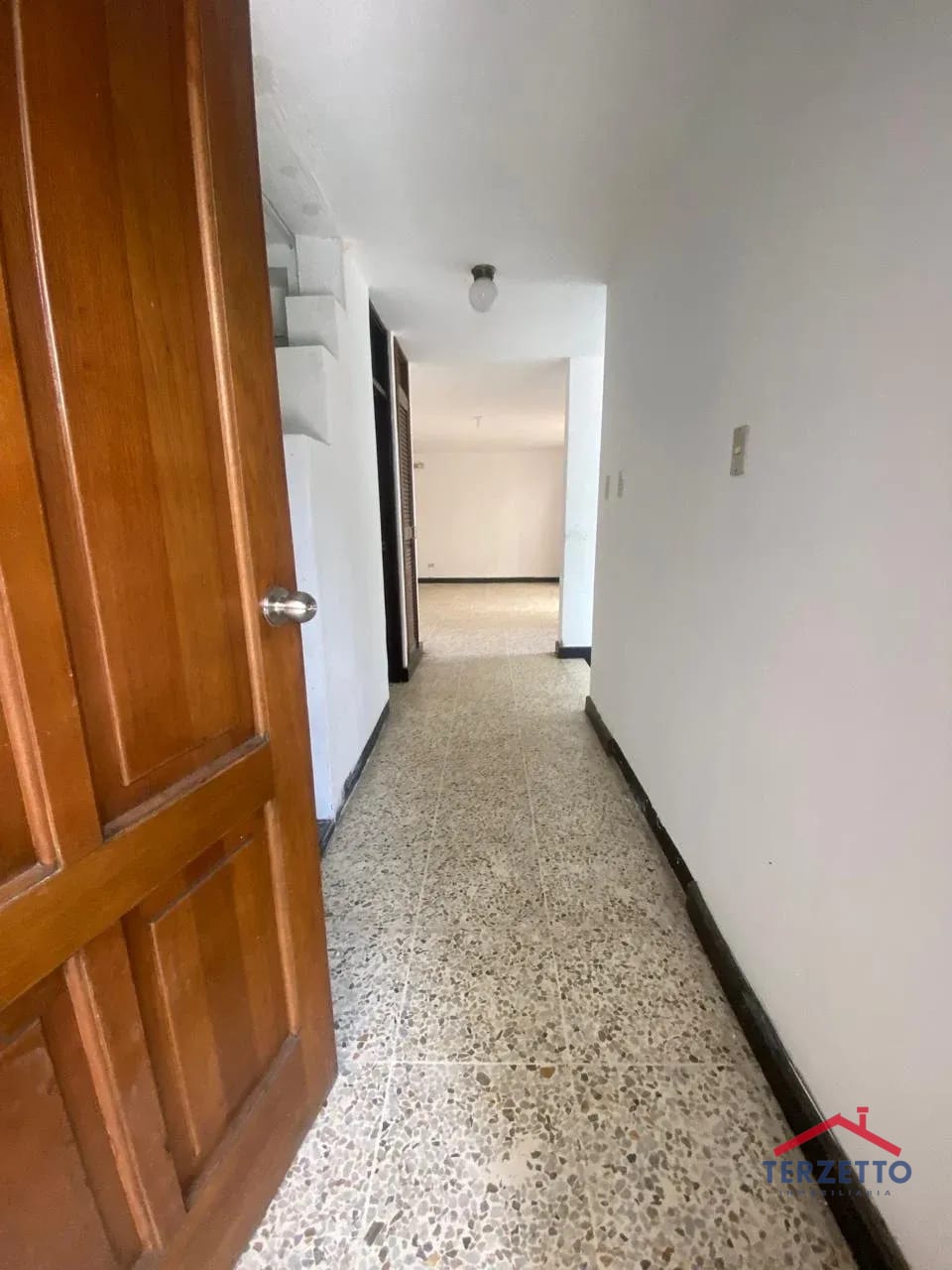 Casa Solo para Oficinas Zona 15 Vista Hermosa 2 — Casa en Alquiler en Zona 15, Guatemala, Ciudad — foto 4 de 16