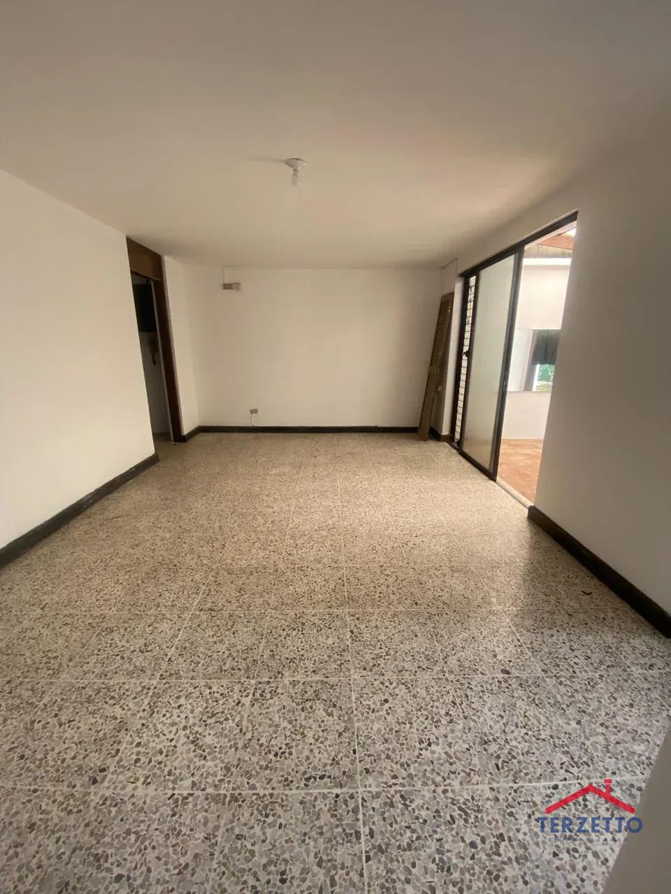 Casa Solo para Oficinas Zona 15 Vista Hermosa 2 — Casa en Alquiler en Zona 15, Guatemala, Ciudad — foto 5 de 16