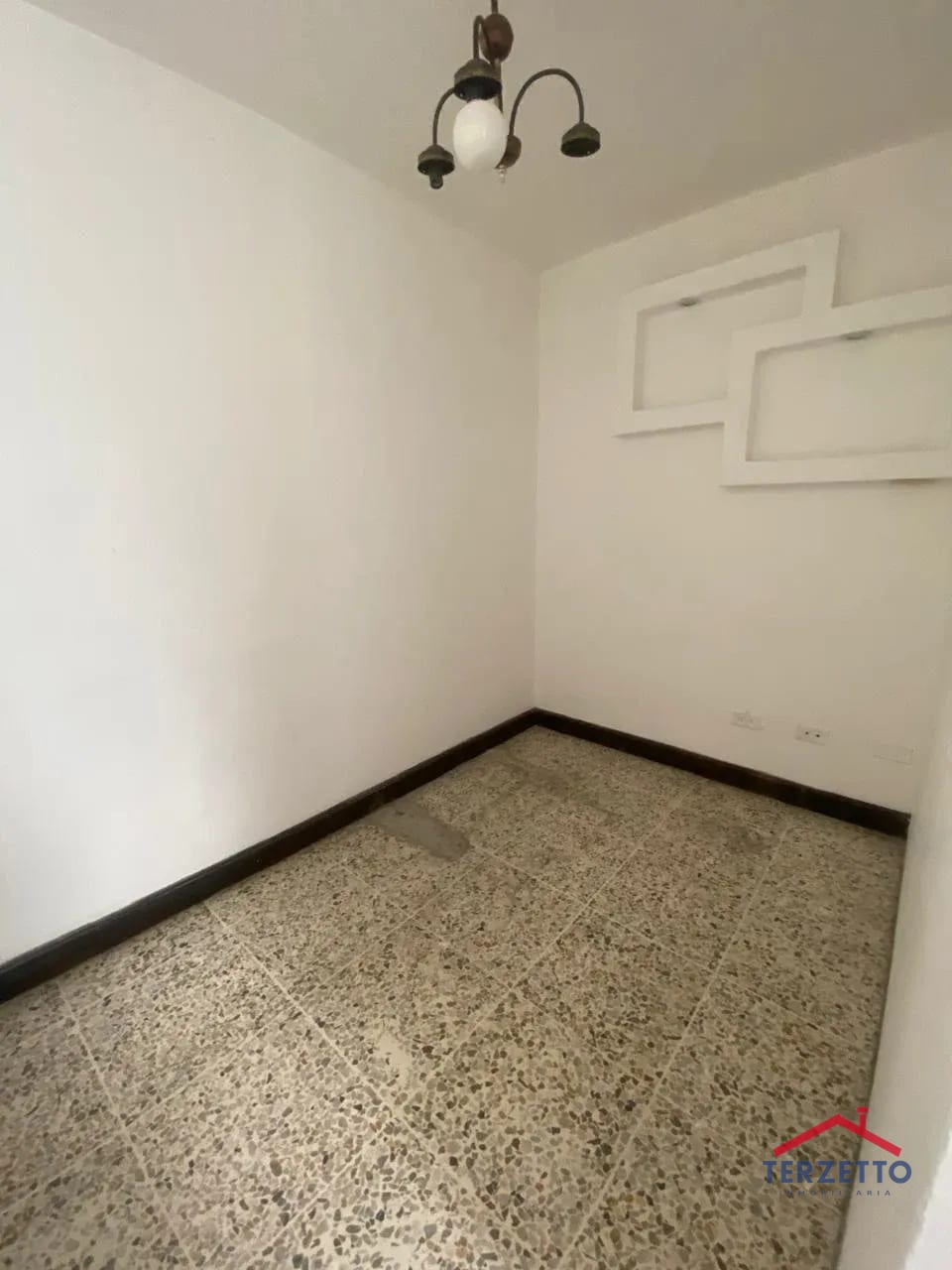 Casa Solo para Oficinas Zona 15 Vista Hermosa 2 — Casa en Alquiler en Zona 15, Guatemala, Ciudad — foto 13 de 16