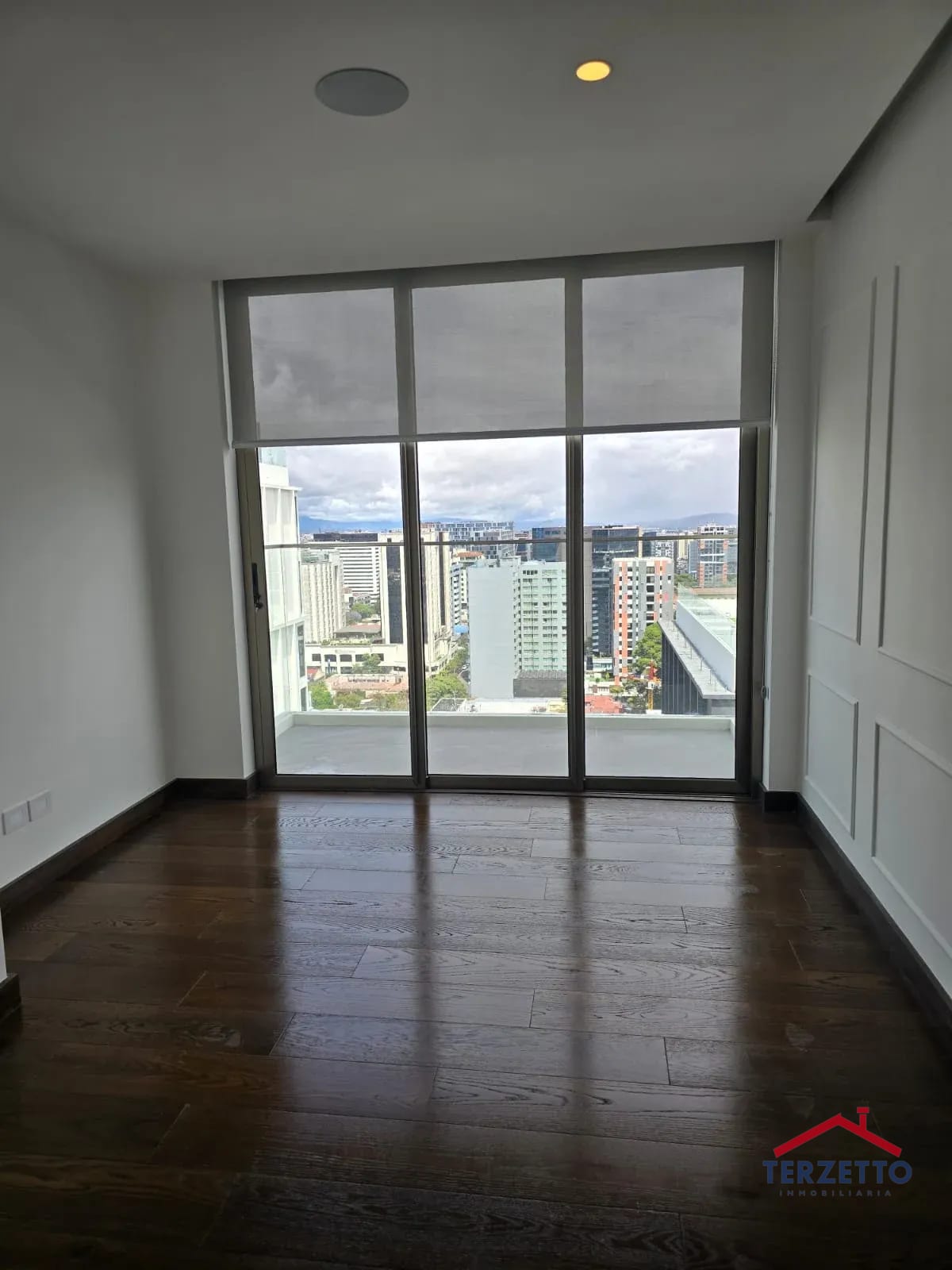Apartamento Zona 10 — Apartamento en Alquiler en Atarah, Zona 10, Guatemala, Ciudad — foto 3 de 15