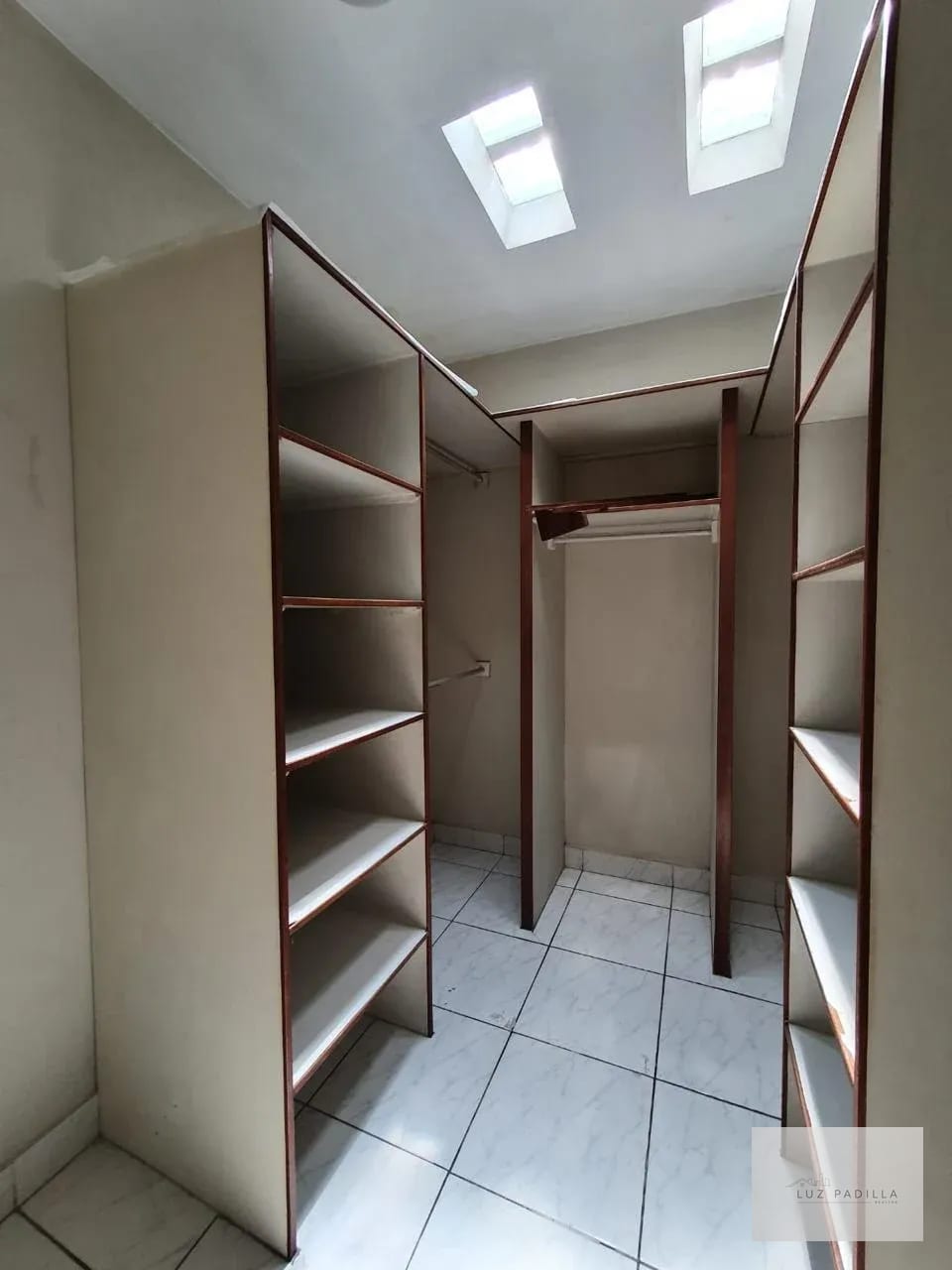 Amplia casa en Colonia El Carmen Zona 12 — Casa en Venta en El Carmen, Zona 12, Guatemala, Ciudad — foto 13 de 17
