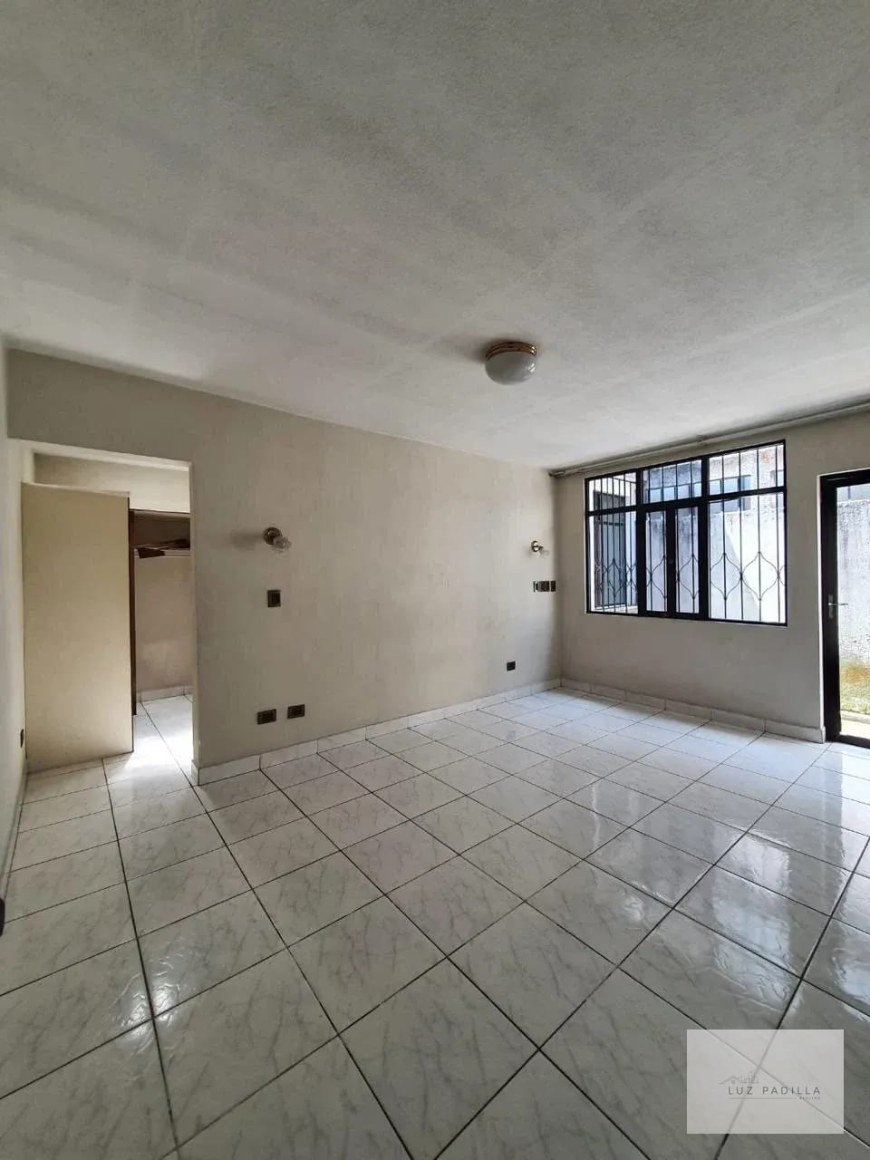 Amplia casa en Colonia El Carmen Zona 12 — Casa en Venta en El Carmen, Zona 12, Guatemala, Ciudad — foto 14 de 17