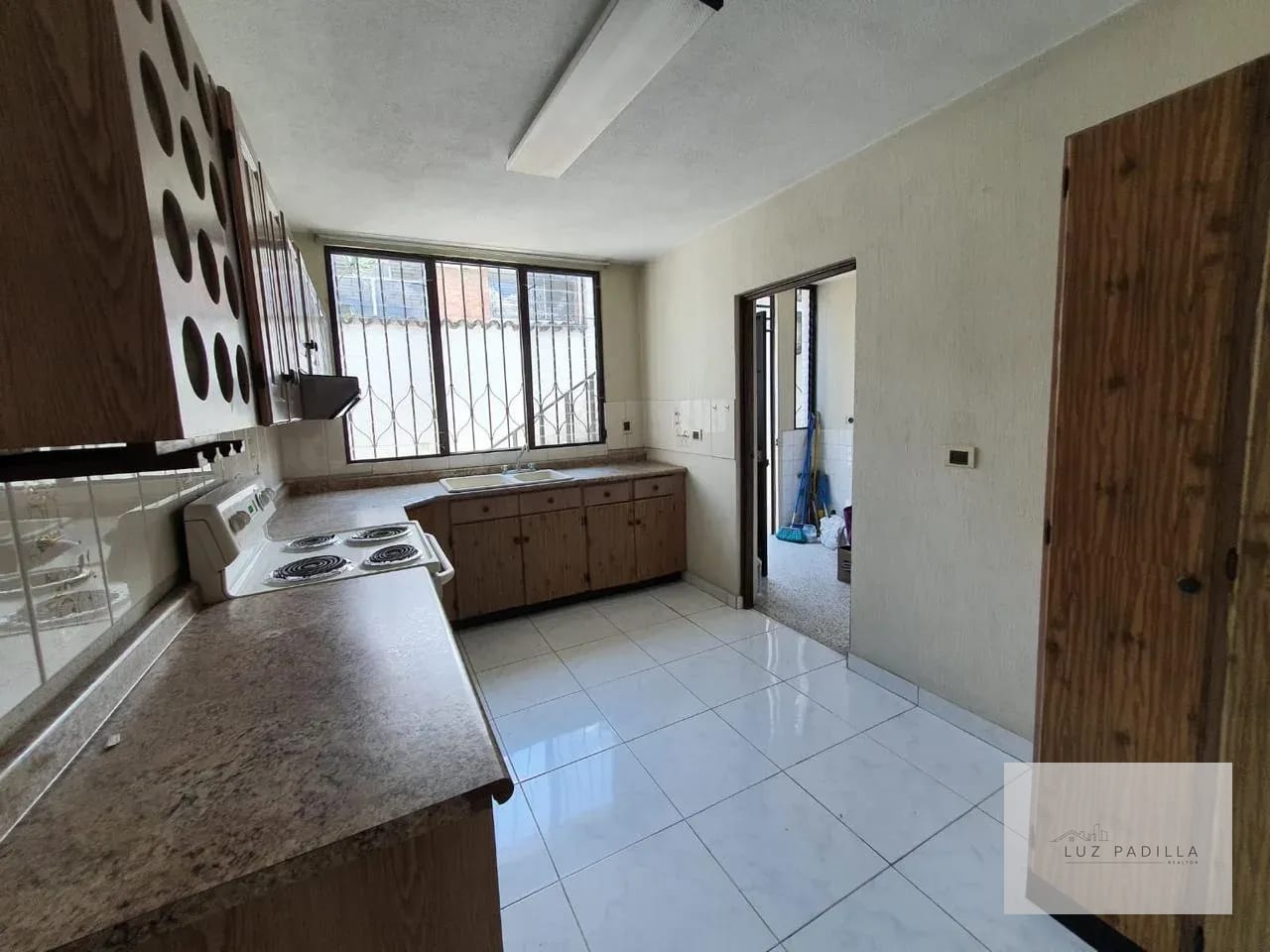 Amplia casa en Colonia El Carmen Zona 12 — Casa en Venta en El Carmen, Zona 12, Guatemala, Ciudad — foto 15 de 17