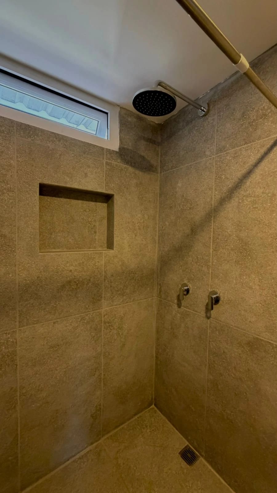 PROPIEDAD EN VENTA A ORILLA DEL LAGO DE IZABAL — Casa vacacional en Venta en El Estor, Izabal — foto 15 de 15