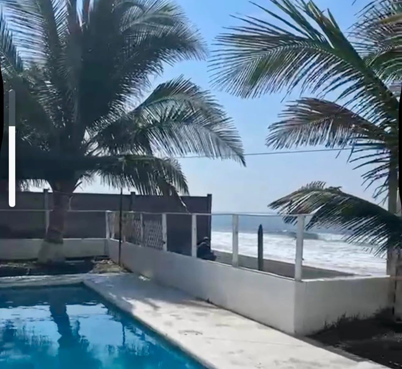 CASA FRENTEA AL MAR EN VENTA EN MONTERRICO — Casa vacacional en Venta en Monterrico, Santa Rosa — foto 3 de 8