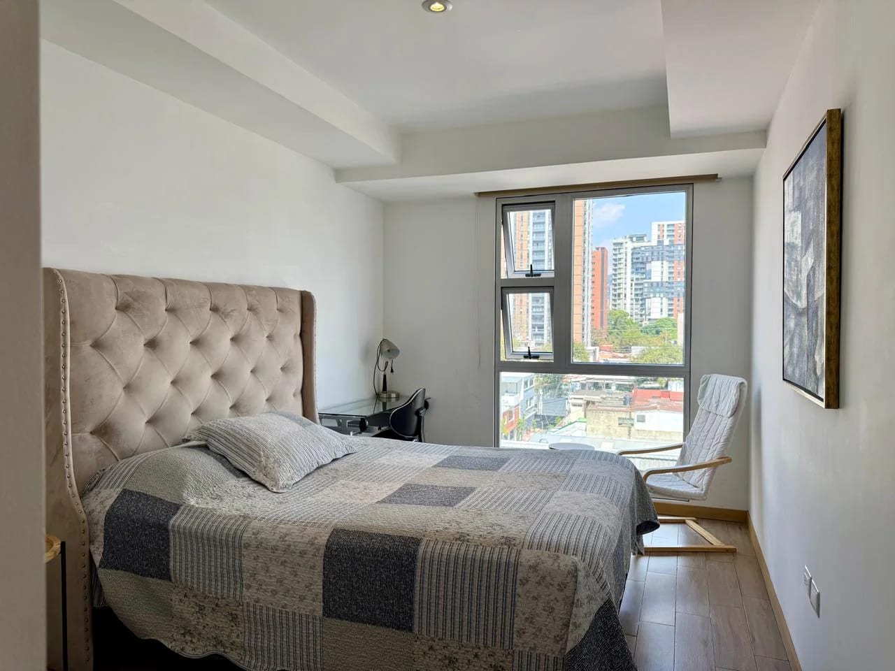 APARTAMENTO AMUEBLADO EN VENTA EN ZONA 10 CITY HAUS — Apartamento en Venta en City Haus, Zona 10, Guatemala, Ciudad — foto 12 de 17