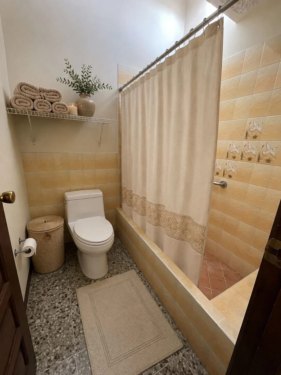 Casa en Venta en Zona 11, Dentro de Condominio — Casa en Venta en Zona 11, Guatemala, Ciudad — foto 9 de 10