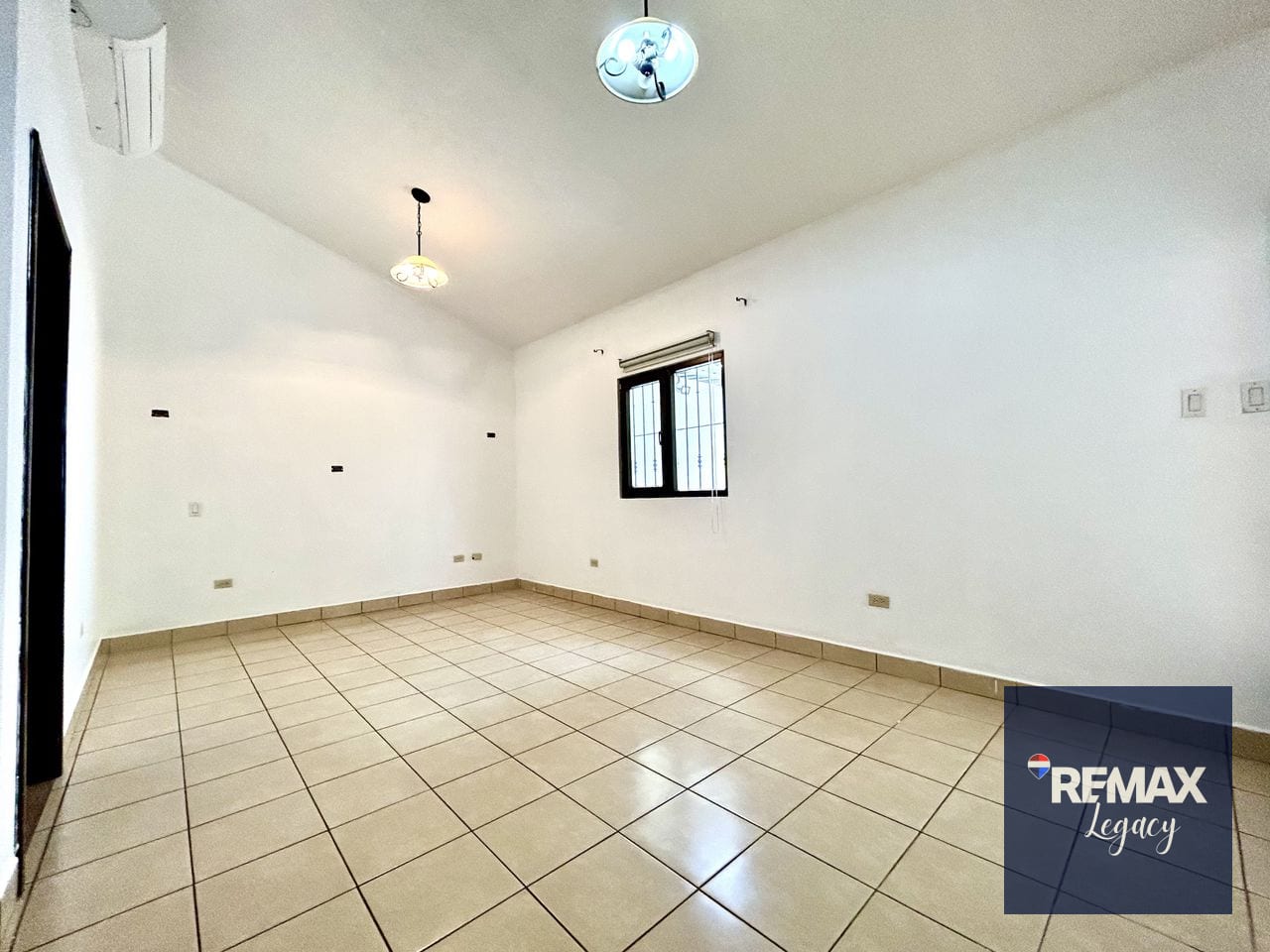 Casa Venta | De un nivel | Jardines de San Isidro | zona 16 — Casa en Venta en Jardines de San Isidro, Zona 16, Guatemala, Ciudad — foto 7 de 17