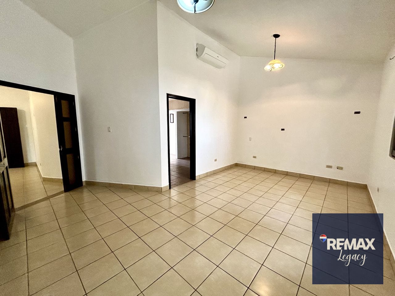 Casa Venta | De un nivel | Jardines de San Isidro | zona 16 — Casa en Venta en Jardines de San Isidro, Zona 16, Guatemala, Ciudad — foto 8 de 17