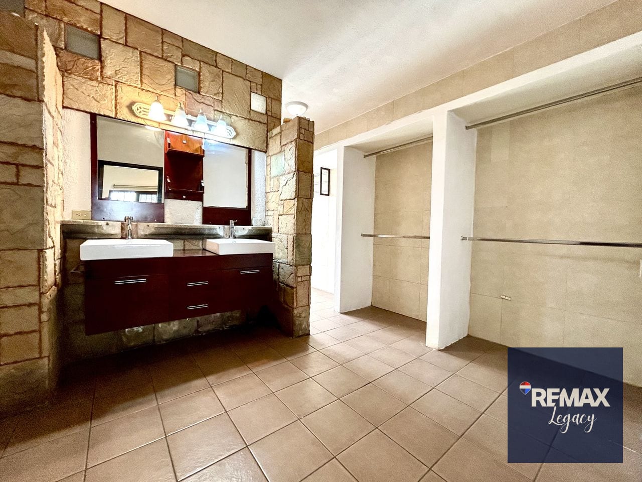Casa Venta | De un nivel | Jardines de San Isidro | zona 16 — Casa en Venta en Jardines de San Isidro, Zona 16, Guatemala, Ciudad — foto 9 de 17