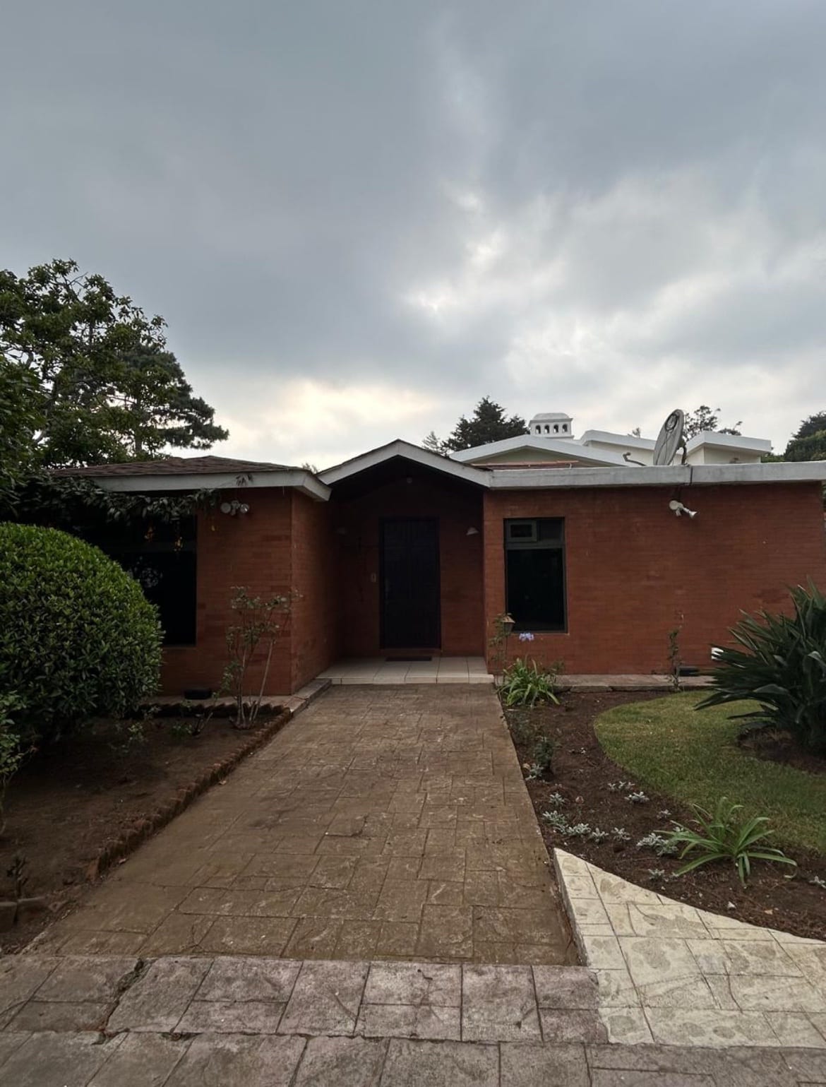 Casa de un nivel, dentro de un terreno de solo 5 casas km 21.5 carretera a El Salvador — Casa en Alquiler en Carretera a El Salvador, Guatemala, Ciudad — foto 1 de 14
