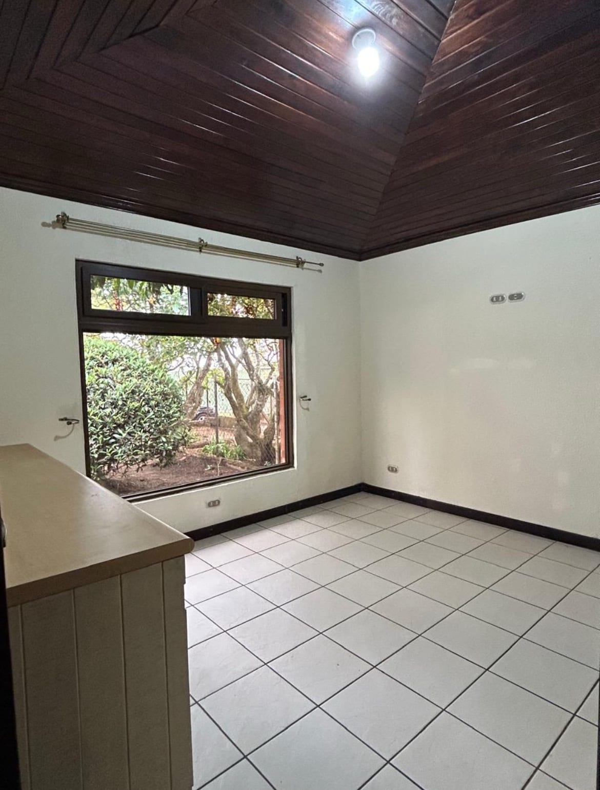 Casa de un nivel, dentro de un terreno de solo 5 casas km 21.5 carretera a El Salvador — Casa en Alquiler en Carretera a El Salvador, Guatemala, Ciudad — foto 2 de 14