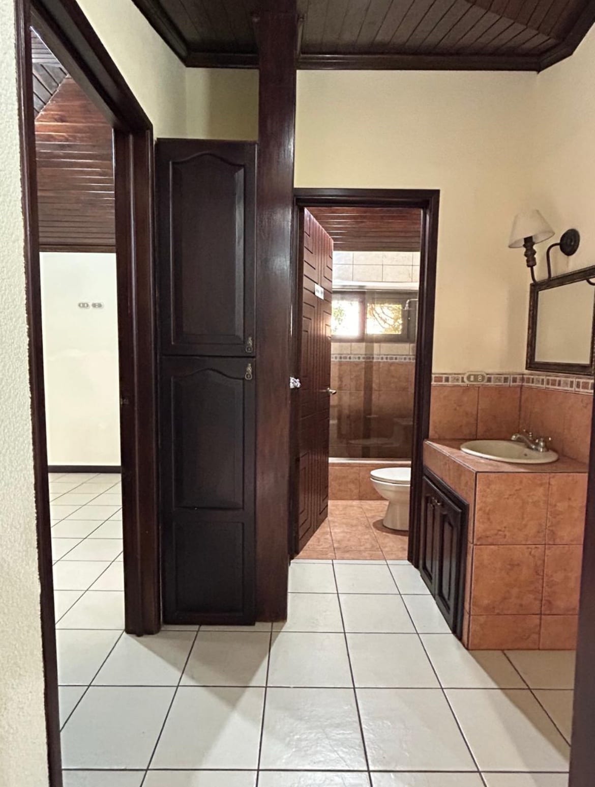 Casa de un nivel, dentro de un terreno de solo 5 casas km 21.5 carretera a El Salvador — Casa en Alquiler en Carretera a El Salvador, Guatemala, Ciudad — foto 4 de 14