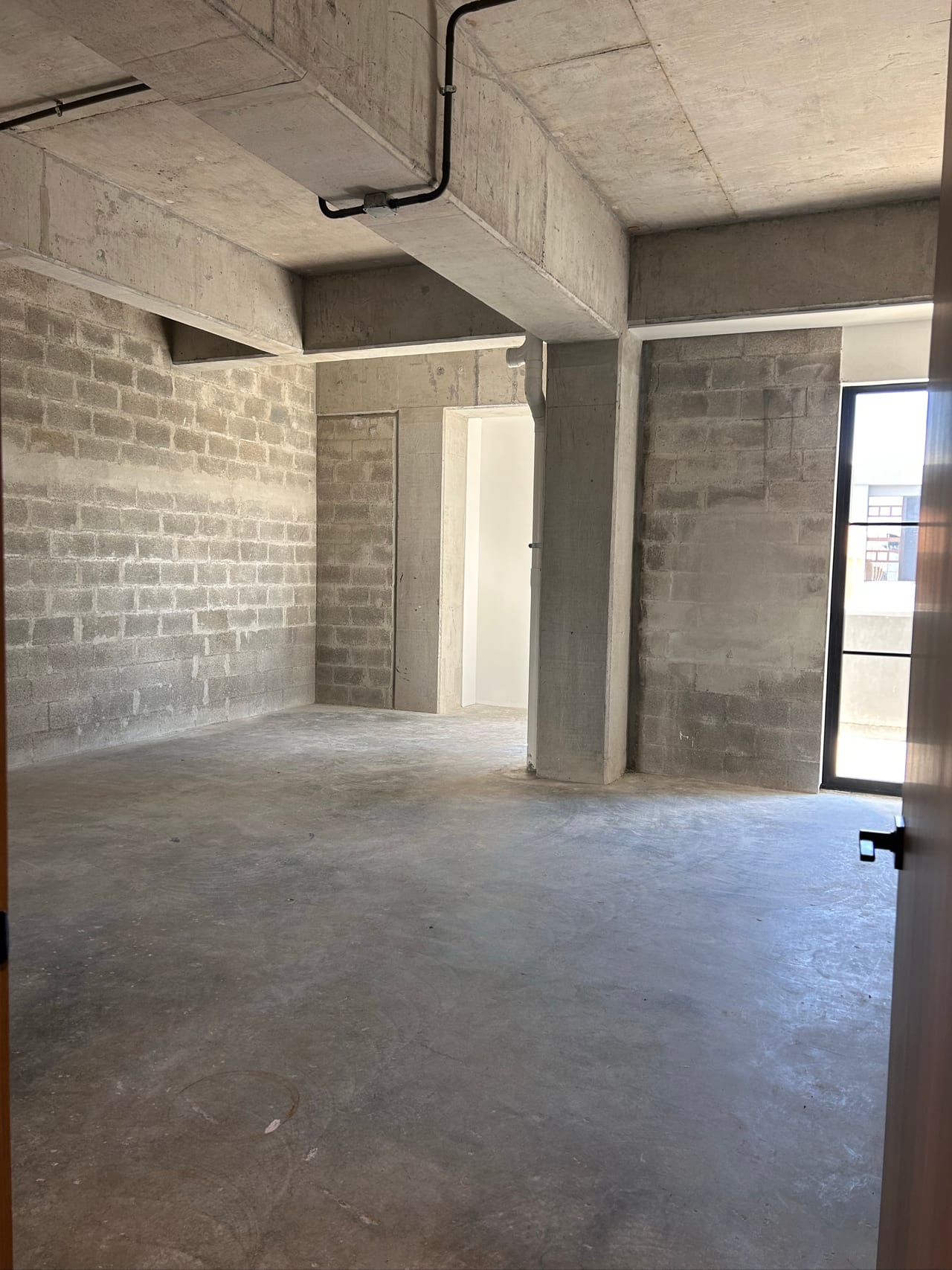 OFICINA en Vila flor cruce a San José Pinula, restaurantes, comercios, clínicas, todo en un mismo lugar — Oficina en Alquiler en km 16-20, Carretera a El Salvador, Guatemala, Ciudad — foto 6 de 10
