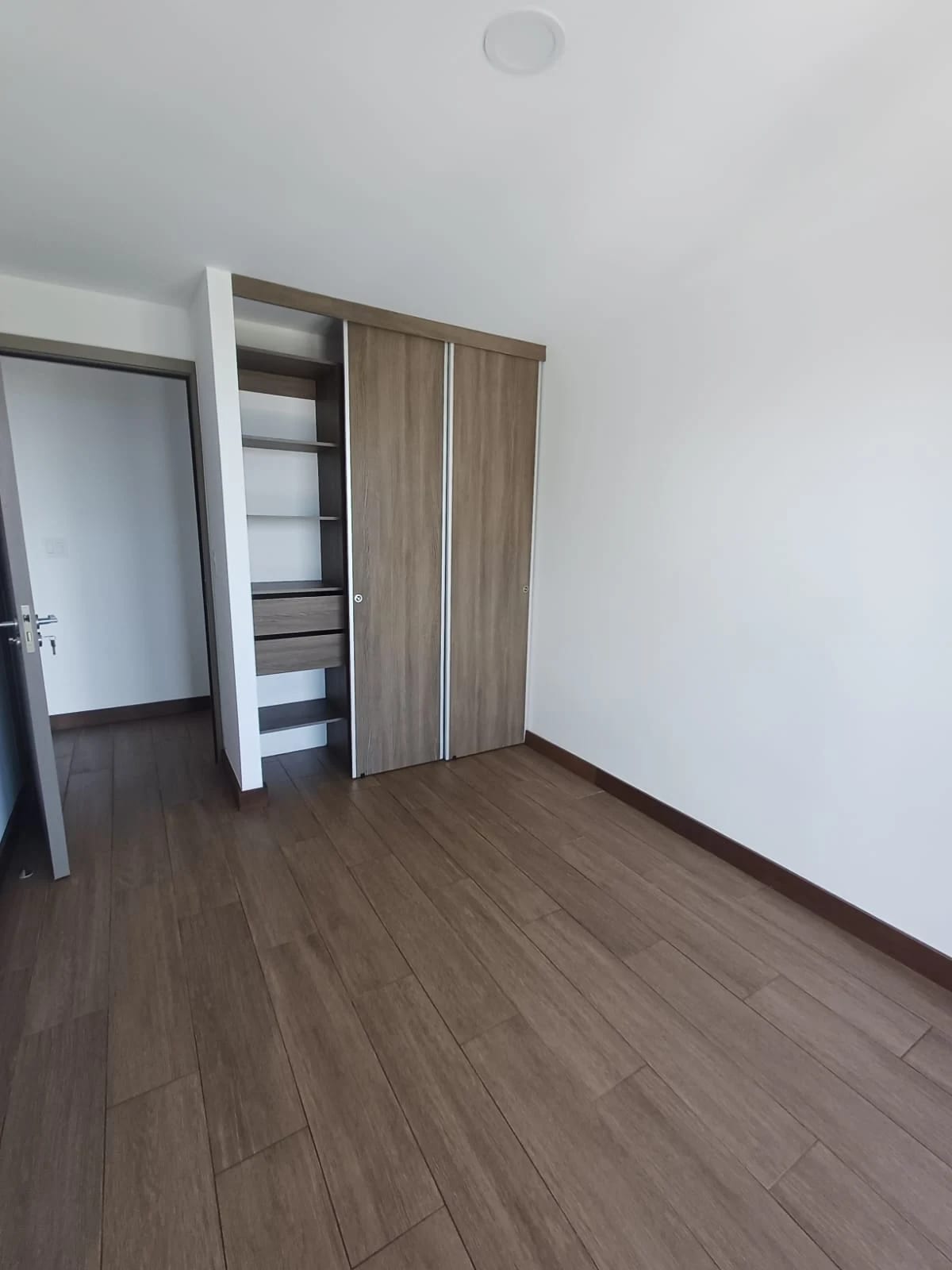 Apartamento en renta para estrenar. NARU16 — Apartamento en Alquiler en Zona 16, Guatemala, Ciudad — foto 9 de 17