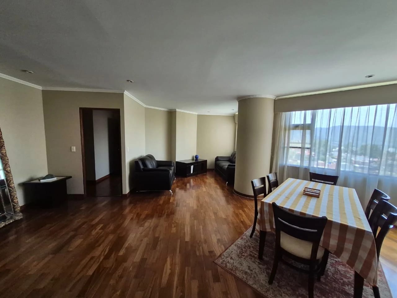 Apartamento amueblado en renta!! Excelente ubicación de la zona 14 — Apartamento en Alquiler en Real de Las Américas, Zona 14, Guatemala, Ciudad — foto 5 de 17
