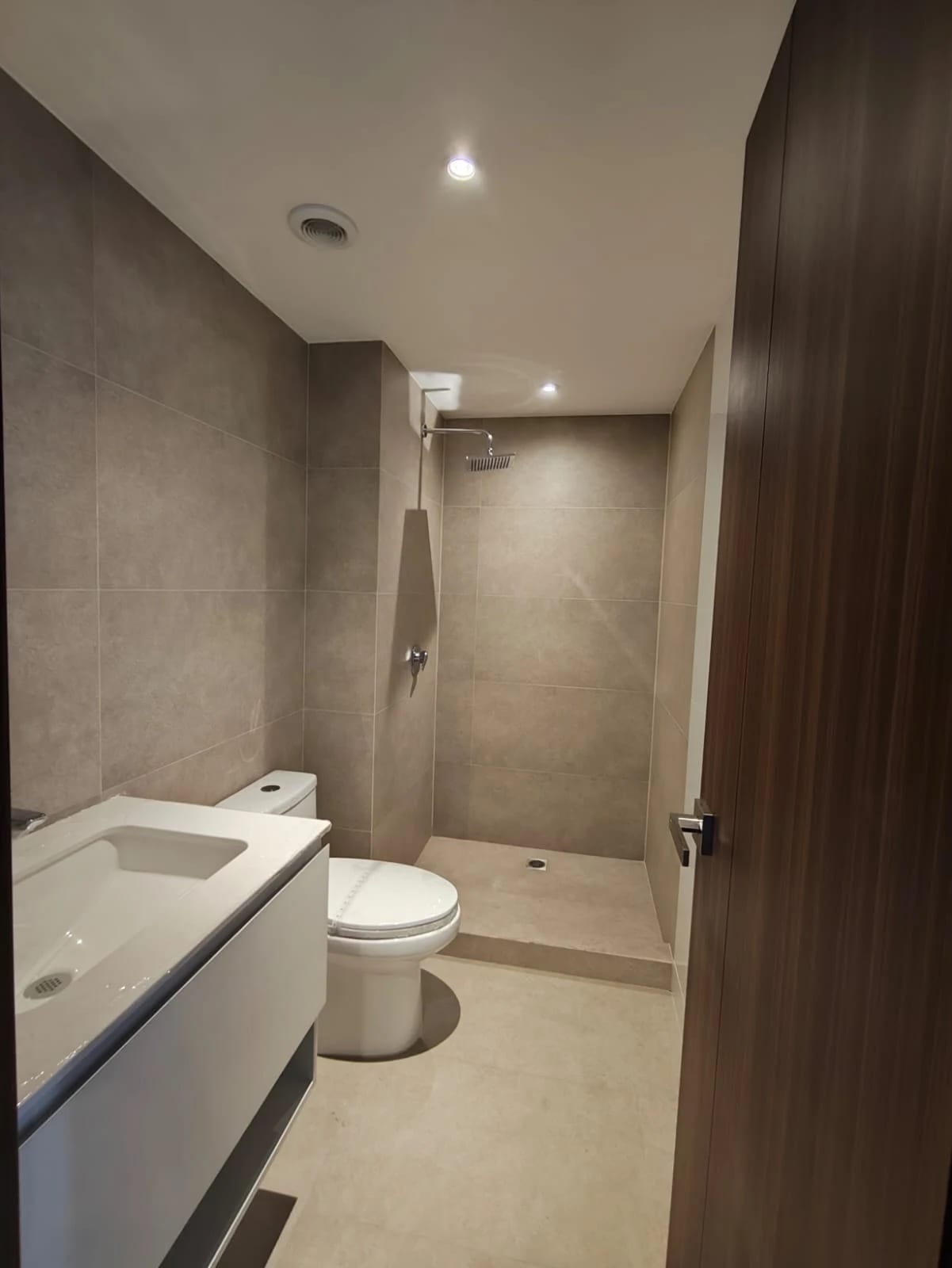 Vive en el Corazón de la zona 4 - INARA CUATRO NORTE - Torre Sara — Apartamento en Alquiler en Inara Cuatro Norte, Zona 4, Guatemala, Ciudad — foto 12 de 17