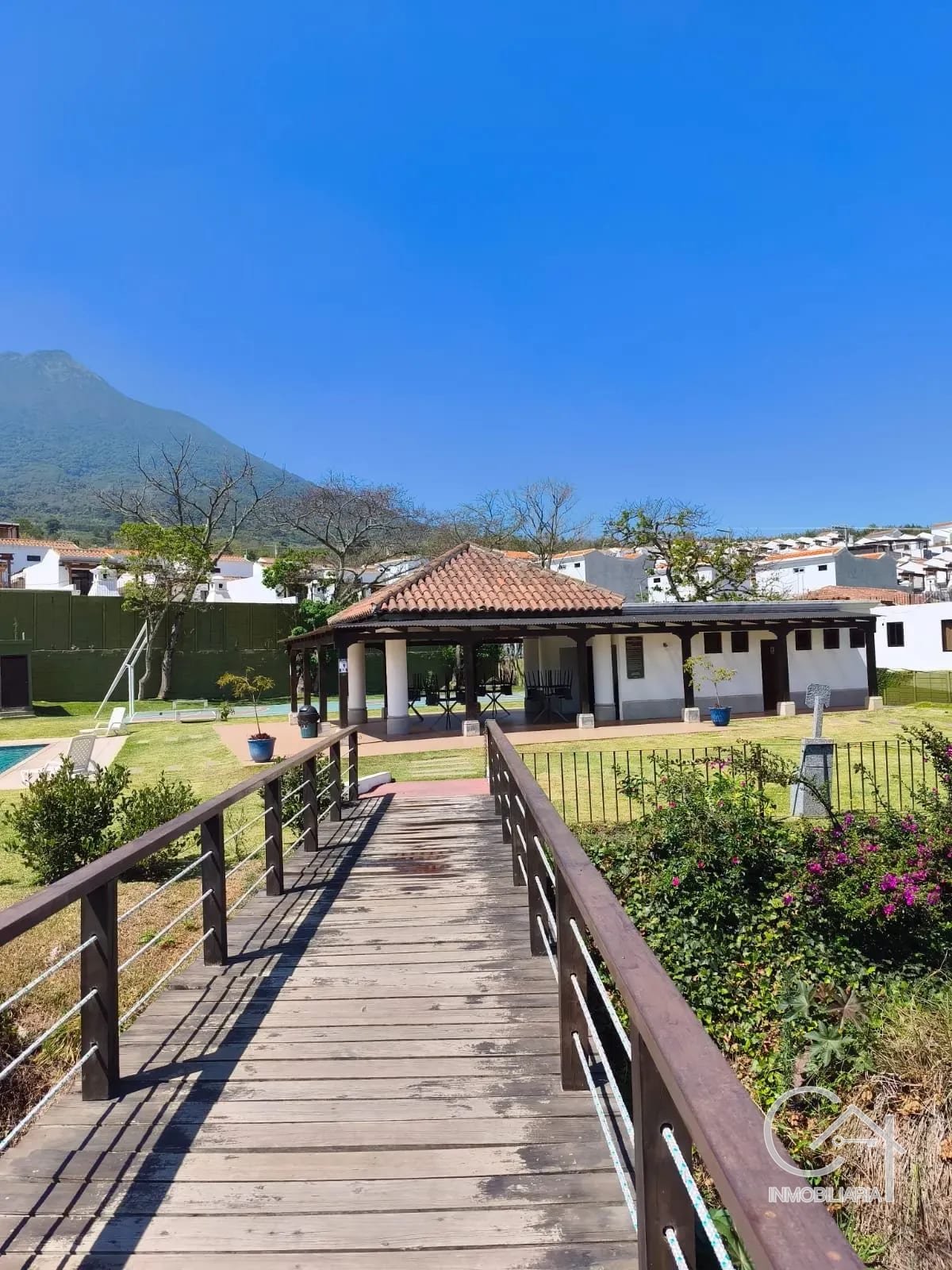 CASA en Alquiler – Barrio Las Campanas, San Pedro Las Huertas, Sacatepéquez — Casa en Alquiler en San Pedro Sacatepéquez, Sacatepéquez — foto 1 de 17