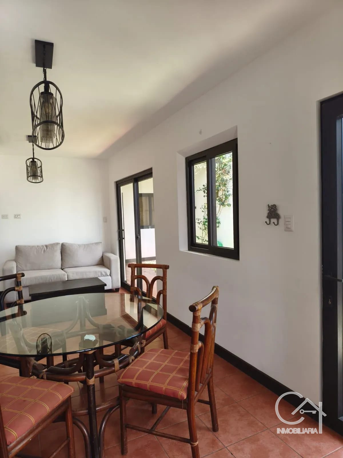 CASA en Alquiler – Barrio Las Campanas, San Pedro Las Huertas, Sacatepéquez — Casa en Alquiler en San Pedro Sacatepéquez, Sacatepéquez — foto 3 de 17