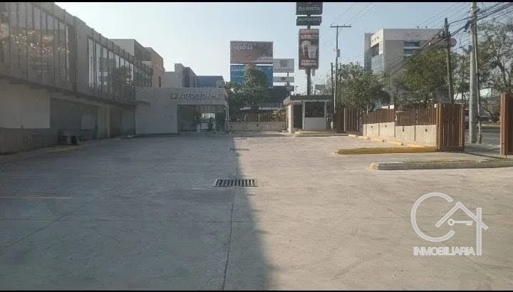 LOCAL en Venta - Plaza Luminare Roosevelth — Local en Alquiler en Zona 11, Guatemala, Ciudad — foto 3 de 7