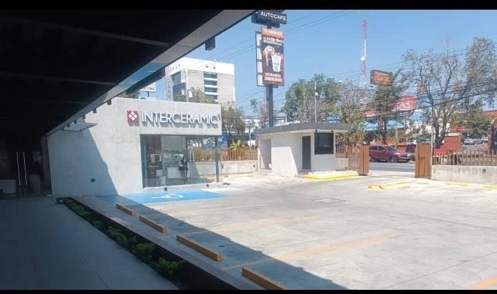 LOCAL en Venta - Plaza Luminare Roosevelth — Local en Alquiler en Zona 11, Guatemala, Ciudad — foto 4 de 7