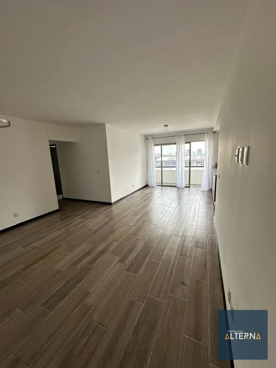 Apartamento en renta en Zona 14 — Apartamento en Alquiler en Zona 14, Guatemala, Ciudad — foto 2 de 8