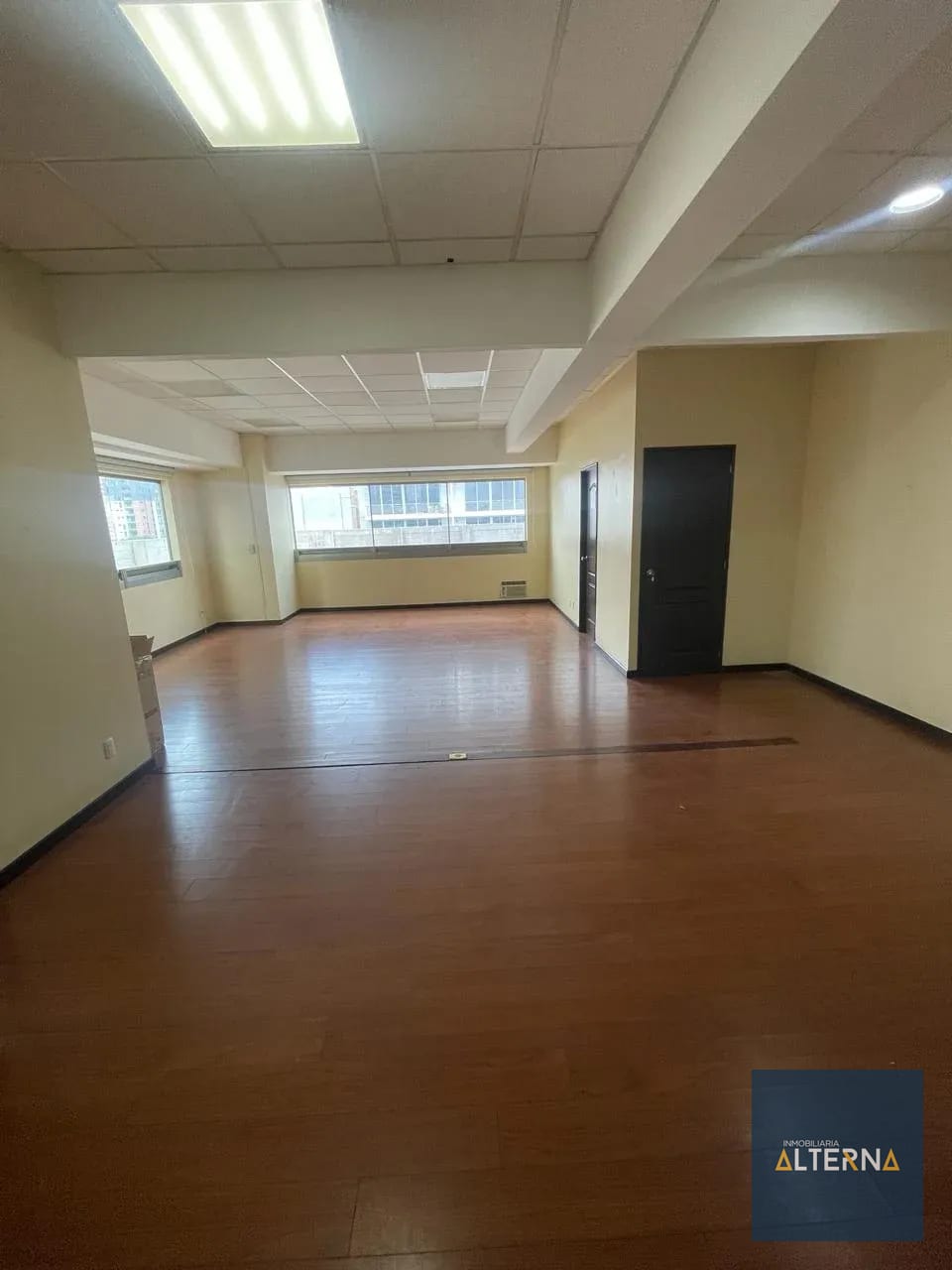 Oficina en Renta en Zona 10 — Oficina en Alquiler en Zona 10, Guatemala, Ciudad — foto 2 de 12