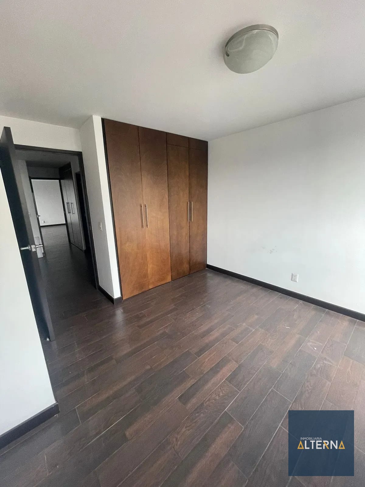 Amplio Apartamento en Renta Zona 14 — Apartamento en Alquiler en Zona 14, Guatemala, Ciudad — foto 4 de 7