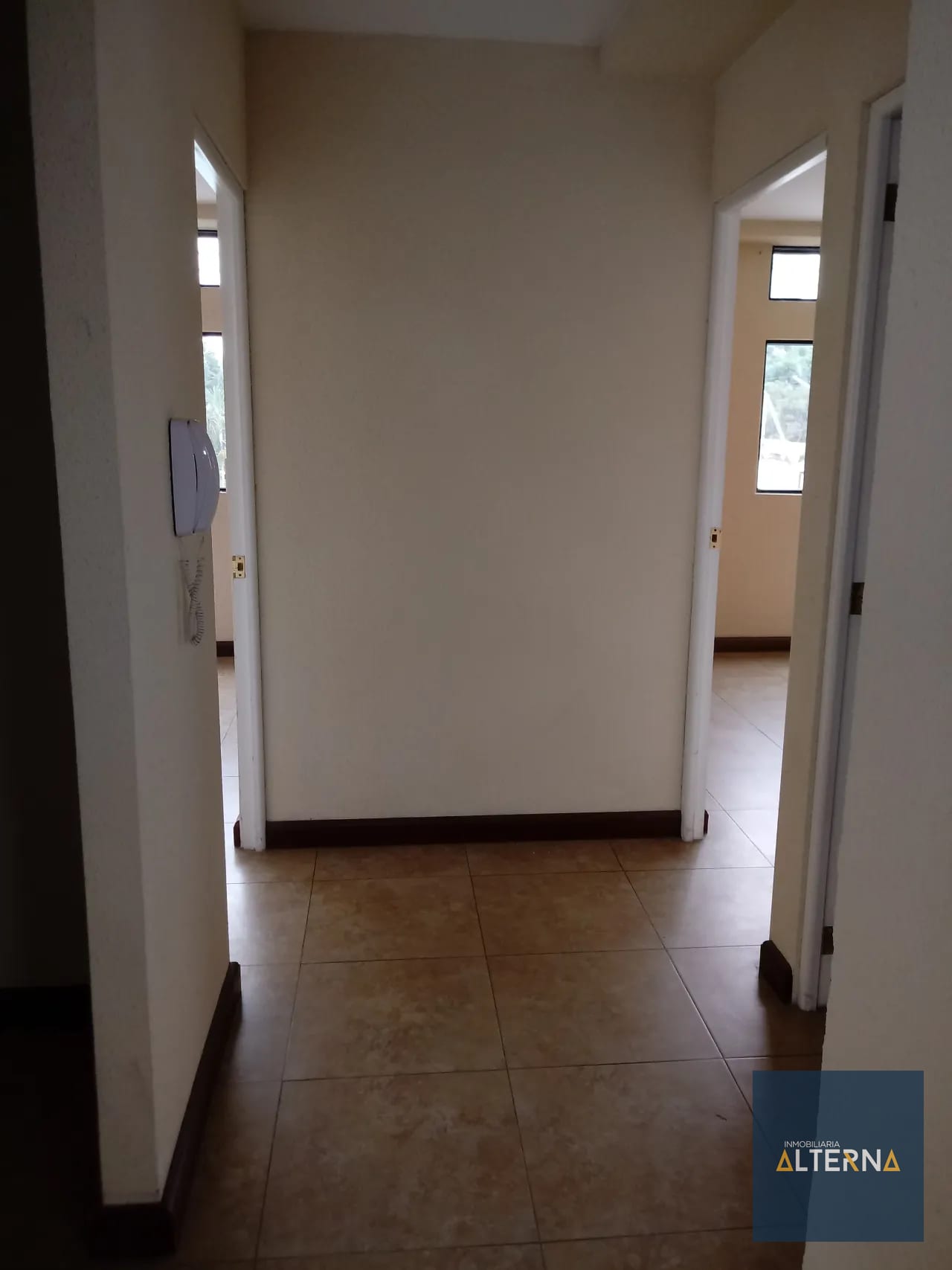 Apartamento en Renta en zona 10 muy cerca de centro medico — Apartamento en Alquiler en Zona 10, Guatemala, Ciudad — foto 1 de 10