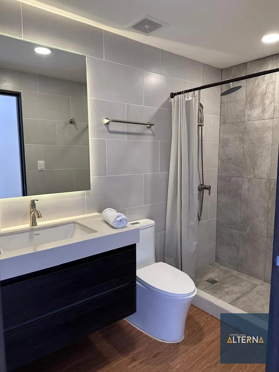 Lindo Apartamento Amueblado tipo eficiente en Renta en Zona 10 — Apartamento en Alquiler en Zona 10, Guatemala, Ciudad — foto 9 de 10