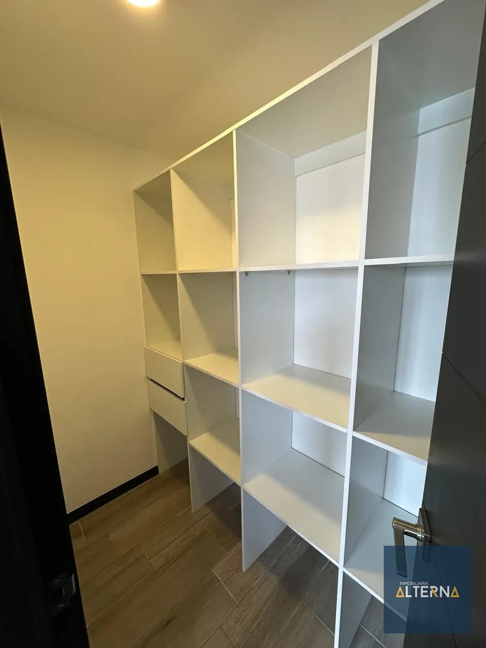 El Equilibrio Perfecto: Naturaleza y Lujo en Seghería Zona 14 — Apartamento en Alquiler en Zona 14, Guatemala, Ciudad — foto 1 de 9