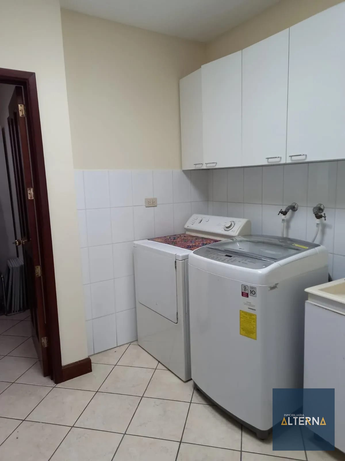 Apartamento en Renta Zona 10 — Apartamento en Alquiler en Zona 10, Guatemala, Ciudad — foto 8 de 17