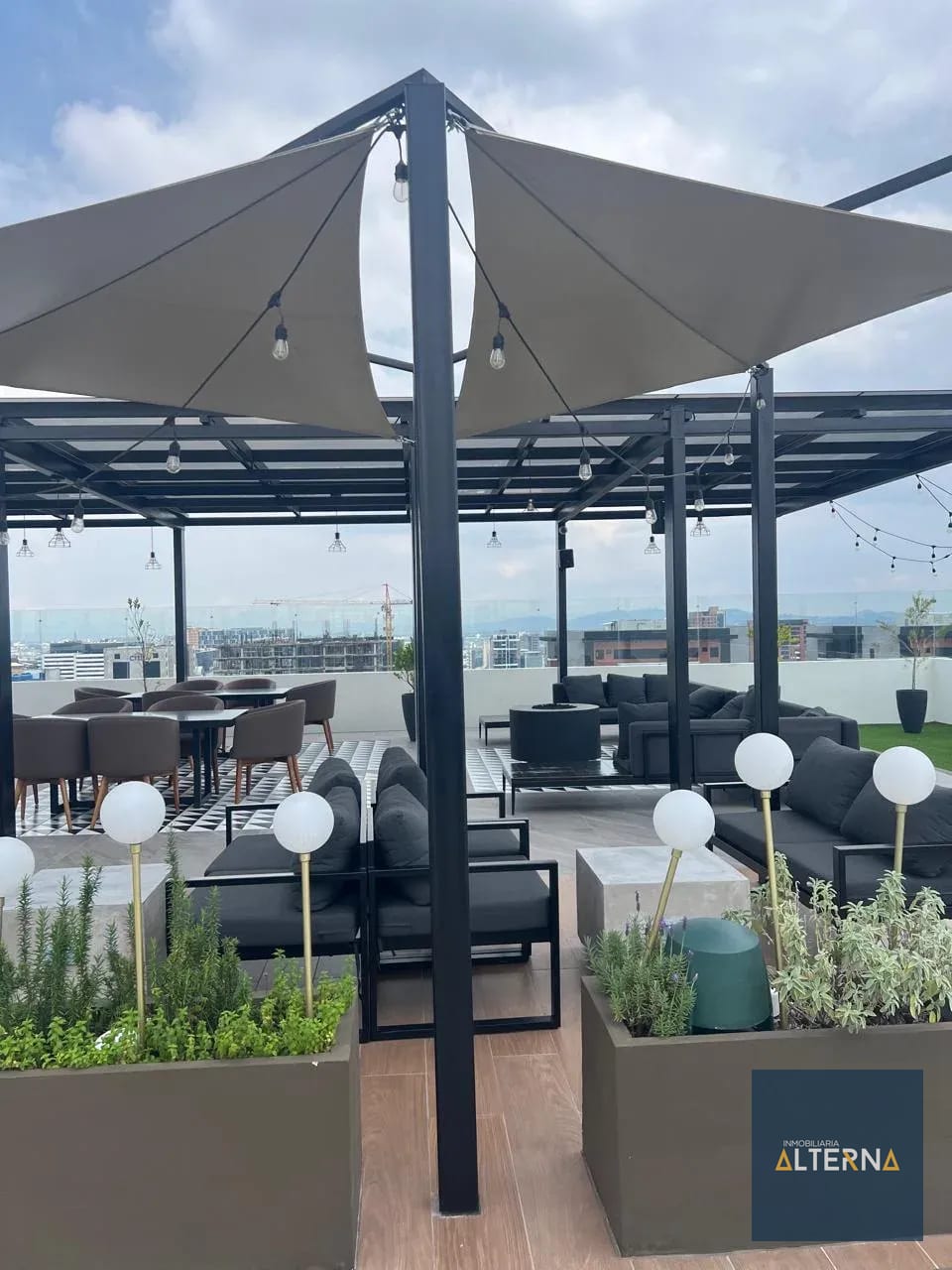 Apartamento en renta en el mejor sector de zona 10 EDIFICIO ATARAH — Apartamento en Alquiler en Zona 10, Guatemala, Ciudad — foto 7 de 13